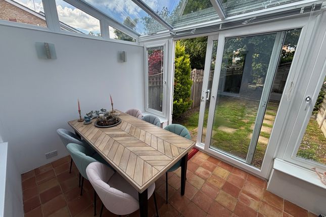 33, Alsop Close, St. Albans photo 3