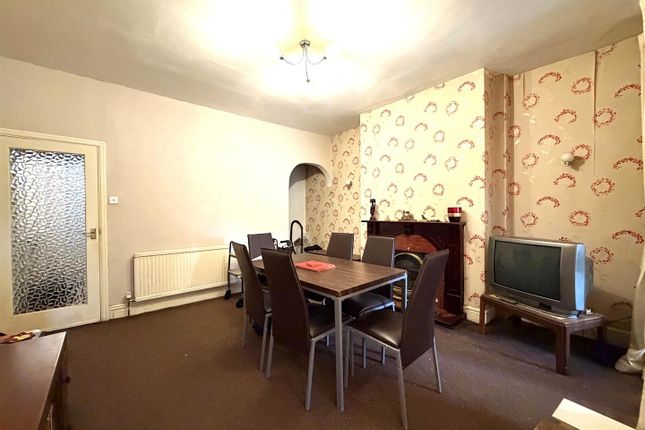 327, Manchester Road, Westhoughton photo 4