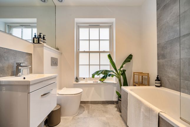 Flat D, Ela Court, 17, Brandram Road, London photo 5