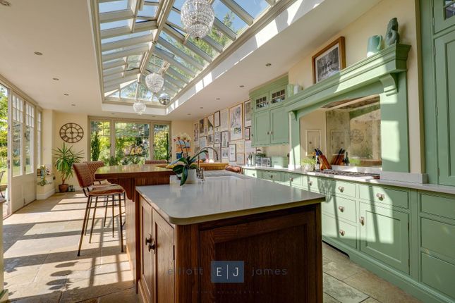 26, Connaught Avenue, Loughton photo 4