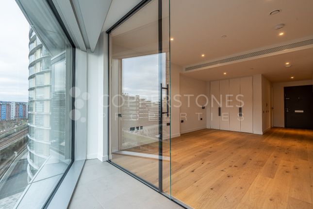 3D.02-17, London photo 4