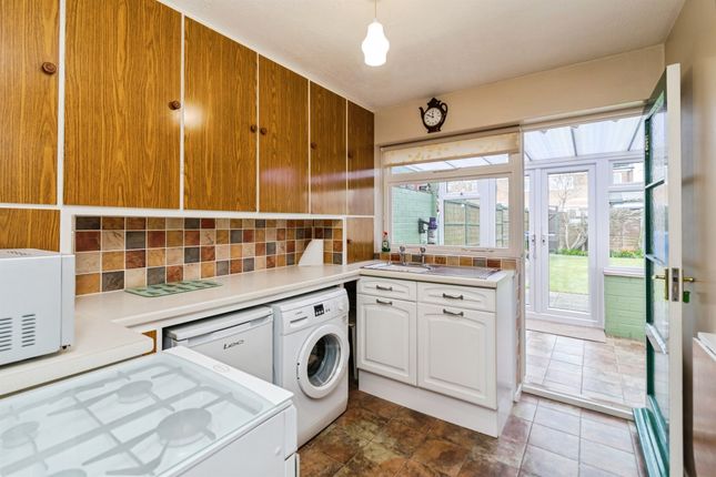 9, Mclean Drive, Lowestoft photo 4