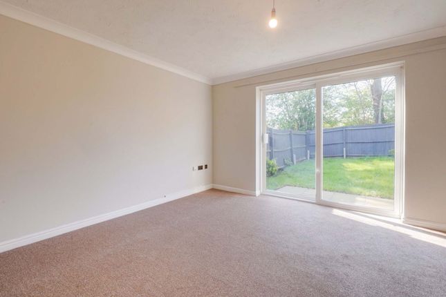17 Erringtons Close, Leicester photo 2