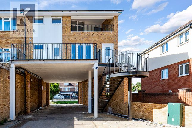 Kingston Road, Epsom - Kt19 0Dt