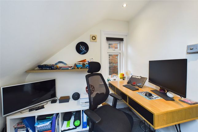 Flat for sale in Queens Road, East Grinstead, West Sussex