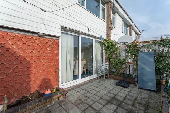 Maisonette for sale in Kendall Crescent, Oxford