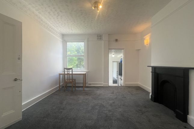 Flat C 76, Chaplin Road, London photo 3