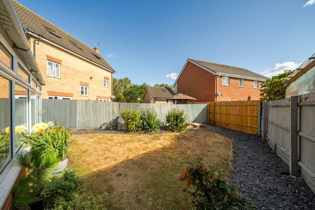 52, Newacres Road, West Thamesmead photo 4