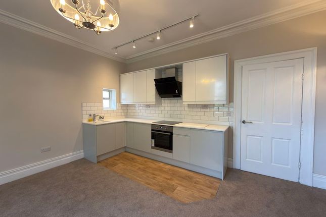 Flat 2, 128A, Fitzwilliam Street, Huddersfield photo 4