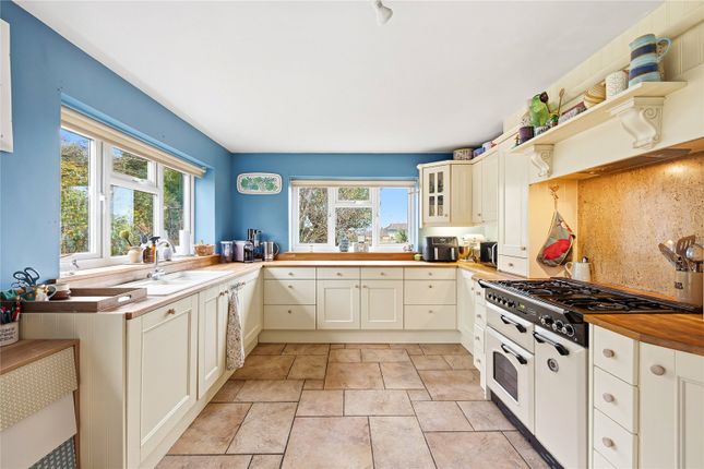 12, Tudor Close, Bedford photo 3