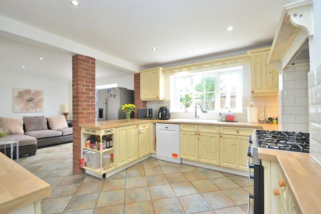 27, Honeysuckle Way, Northampton photo 4