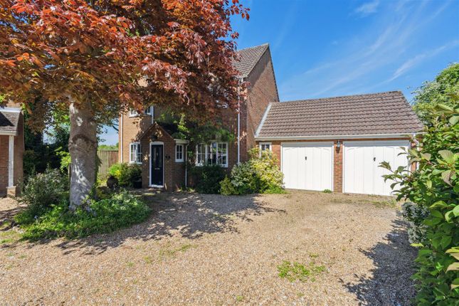 Detached house for sale in Oak View, Great Kingshill, High Wycombe