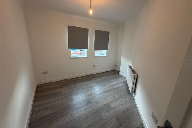 7, Grosvenor Road, Dagenham photo 5