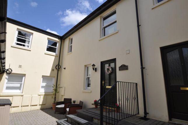 5, Plas Ystrad, Carmarthen photo 3