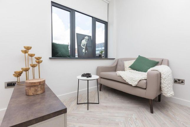 Flat 204, Little Lever Street, Manchester photo 4