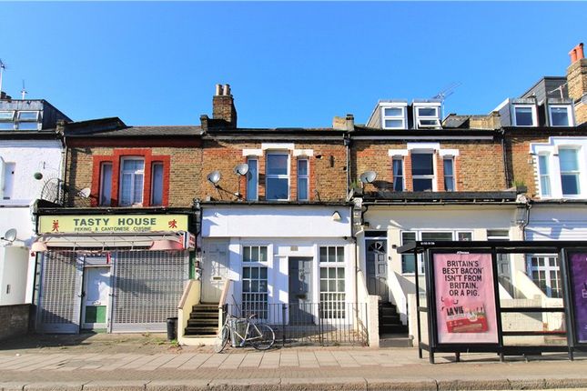 Thumbnail Studio to rent in Earlsfield Road, London