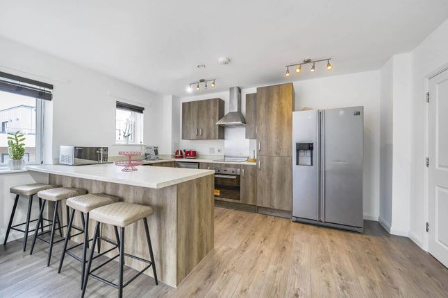 Thumbnail Flat for sale in Thornbury Way, Walthamstow, London