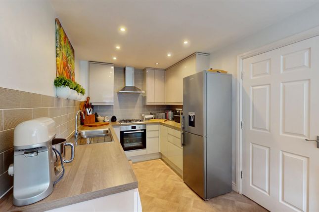 67, Pepper Hill Lea, Keighley photo 4