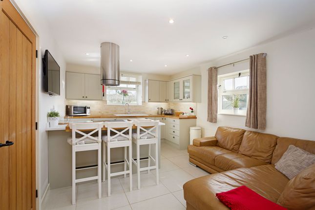 1a Collard, Dove Farm Barns, Caverswall, Stoke-on-Trent photo 5