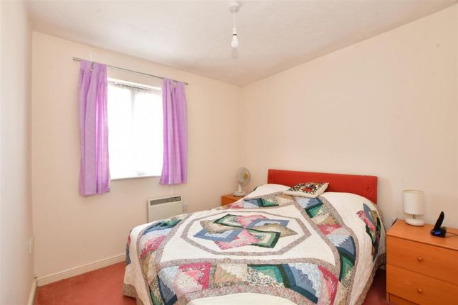 Flat to rent in Payne Close, Barking