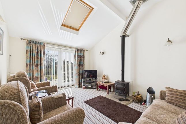 Chestnut Cottage, Thorpe Green Bank, Whitby photo 2