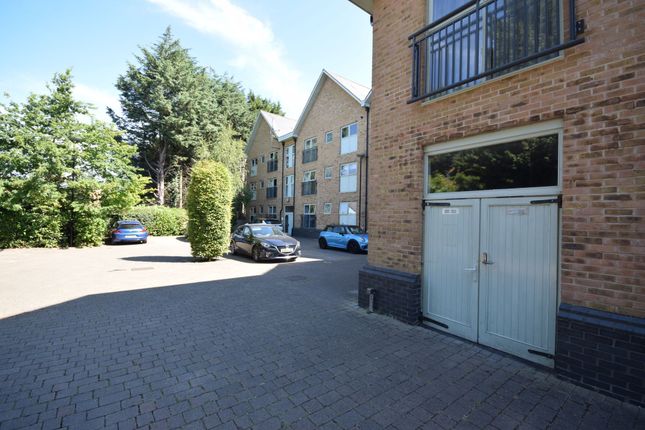 Thumbnail Flat to rent in Esparto Way, South Darenth