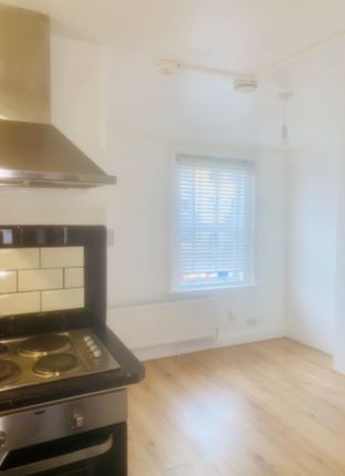 Town house to rent in London Road, Thornton Heath