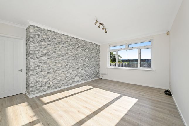 22, Durham Grove, Bonnyrigg photo 2