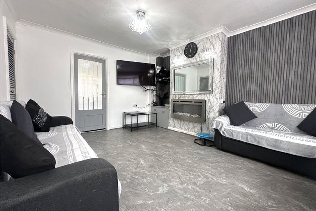 10, Yerbury Grove, West Midlands photo 4