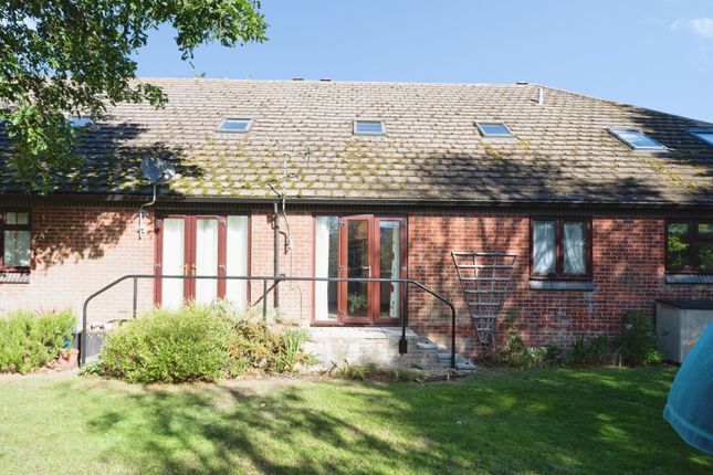 2-bed flat on Flat 27, 354, Sea Front, Hampshire, £90,000
