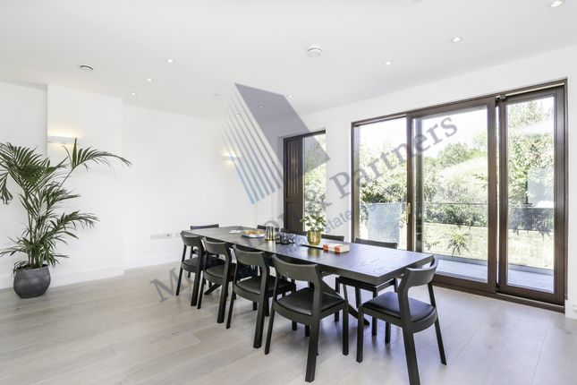 Terraced house for sale in County Street, London