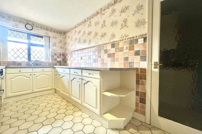 130, Sedgley Road, Dudley photo 5