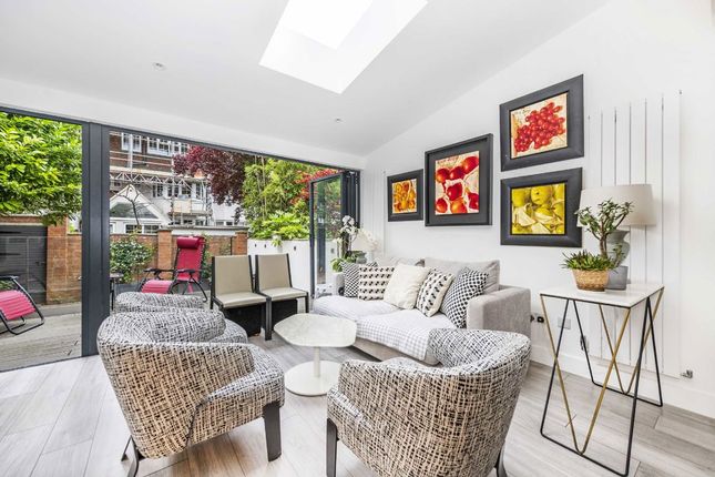 15, Alyth Gardens, London photo 4