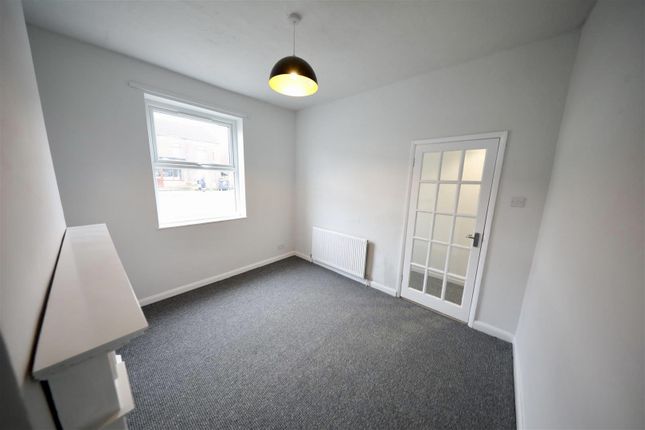 End terrace house to rent in Leads Road, Hull