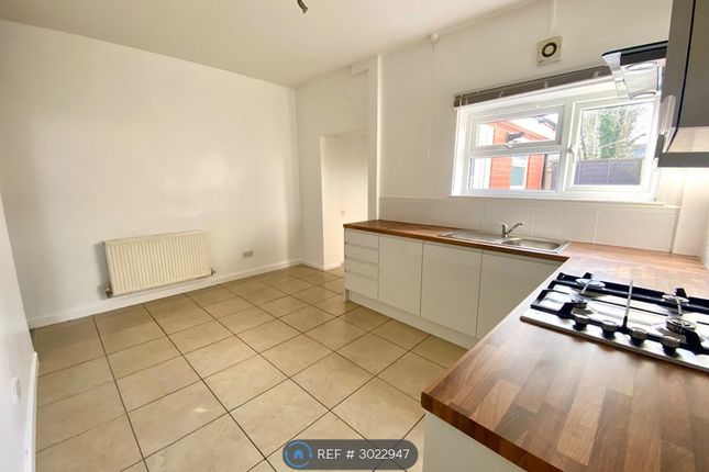 Plodder Lane, Farnworth, Bolton photo 4