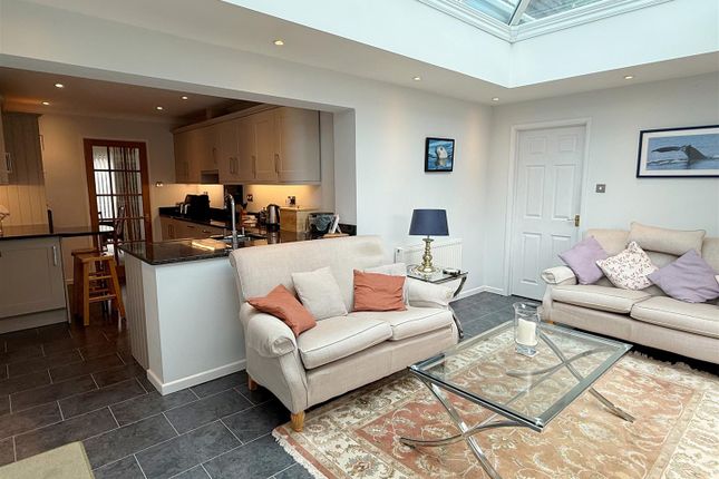 4, Westmead Drive, Newbury photo 2