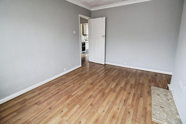 124A, Eversley Avenue, Barnehurst photo 4