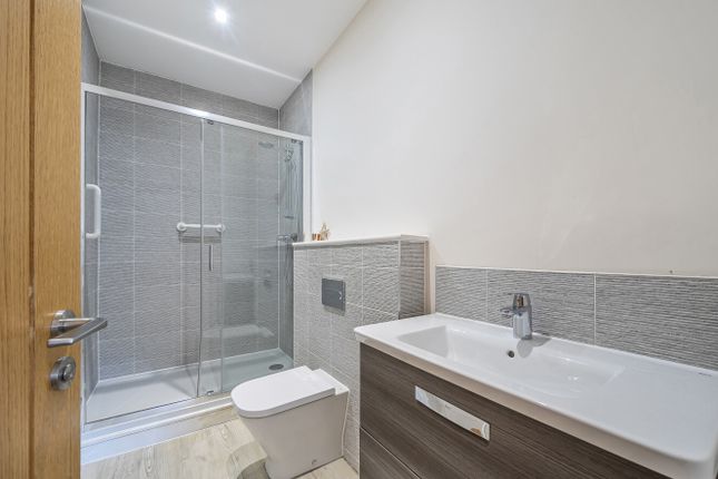 5, Sadler Green, Newton Abbot photo 4