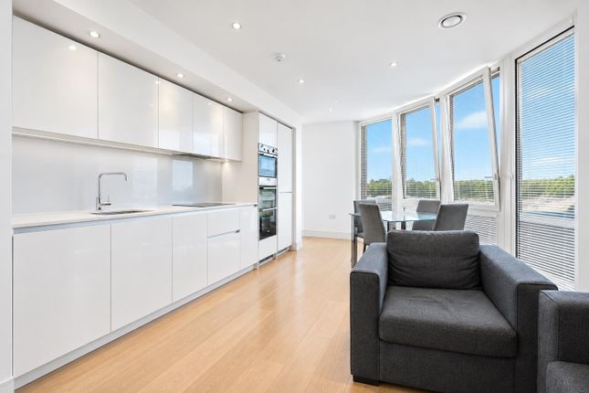 36, Yardley Court, West Drayton photo 3