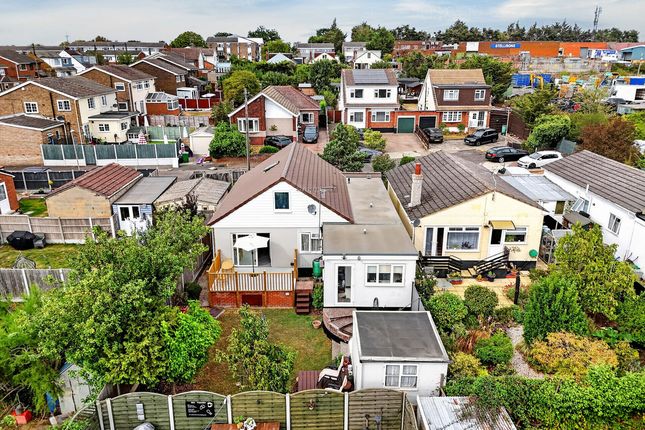 6, Warwick Close, Benfleet photo 2