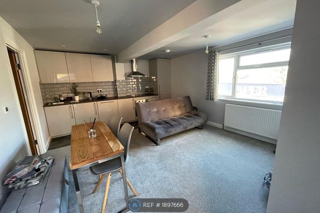 Thumbnail Flat to rent in London Road, Chalfont St. Giles