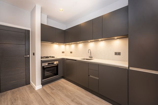 Thumbnail Flat to rent in Garratt Lane, London