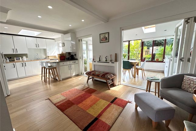 24, Lime Grove, Brentwood photo 2