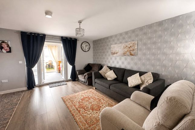 124, Beaminster Avenue, Lancashire photo 2