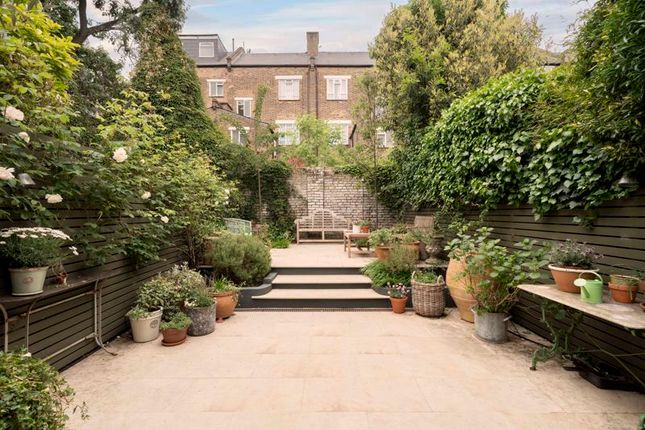 18, Oaklands Grove, London photo 4