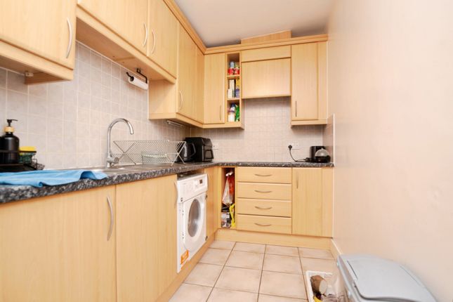 62, St. Stephens Mansions, Cardiff photo 2