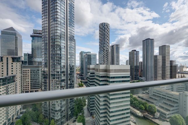 Flat 2405, 3 Pan Peninsula Square, London photo 4