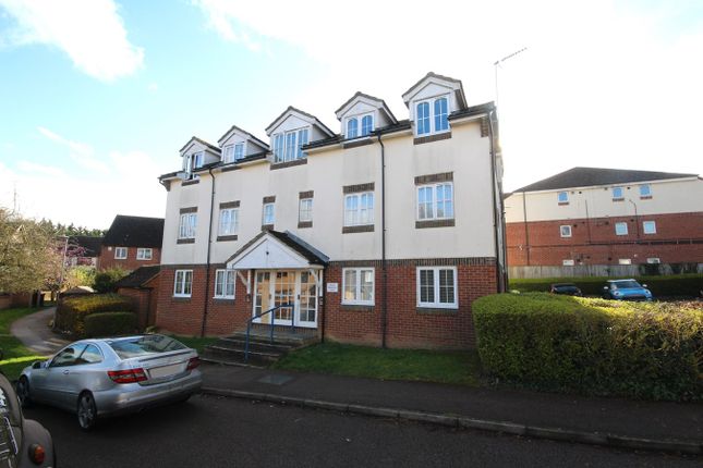Thumbnail Flat for sale in Rosemont Close, Letchworth Garden City