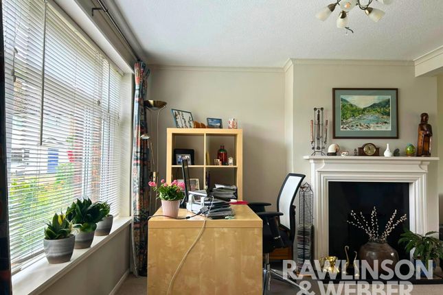 12, Dunstable Road, West Molesey photo 4