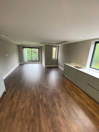 Flat 5, Tenfold, Woodside Grange Road, London photo 5